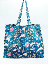 Load image into Gallery viewer, Blockprint Quilted Bag
