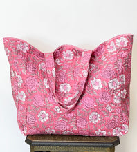 Load image into Gallery viewer, Blockprint Quilted Bag
