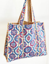 Load image into Gallery viewer, Velvet Quilted Bag
