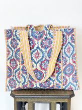 Load image into Gallery viewer, Velvet Quilted Bag
