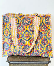 Load image into Gallery viewer, Velvet Quilted Bag
