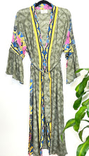 Load image into Gallery viewer, Vintage Sari Kimono long
