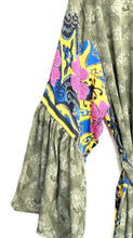 Load image into Gallery viewer, Vintage Sari Kimono long
