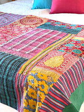 Load image into Gallery viewer, Vintage Sari Kantha Qult
