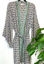 Load image into Gallery viewer, Vintage Sari Kimono Short
