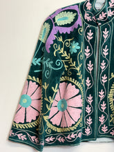Load image into Gallery viewer, Velvet Suzani Jacket (Short)
