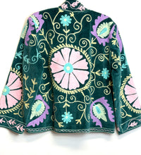 Load image into Gallery viewer, Velvet Suzani Jacket (Short)
