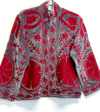 Load image into Gallery viewer, Velvet Suzani Jacket (Short)
