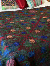 Load image into Gallery viewer, SUZANI Kantha

