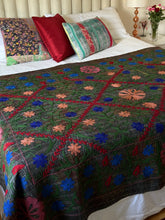 Load image into Gallery viewer, SUZANI Kantha
