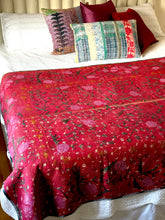 Load image into Gallery viewer, SUZANI Kantha
