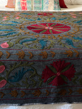 Load image into Gallery viewer, SUZANI Kantha
