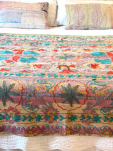 Load image into Gallery viewer, SUZANI Kantha

