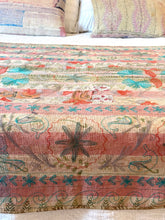 Load image into Gallery viewer, SUZANI Kantha
