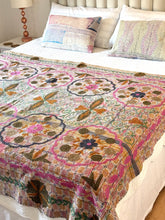 Load image into Gallery viewer, SUZANI Kantha
