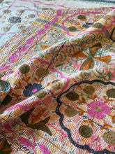 Load image into Gallery viewer, SUZANI Kantha
