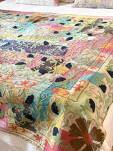 Load image into Gallery viewer, SUZANI Kantha
