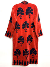 Load image into Gallery viewer, Velvet Suzani Long Jacket
