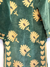 Load image into Gallery viewer, Velvet Suzani Long Jacket
