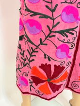 Load image into Gallery viewer, Velvet Suzani Long Jacket
