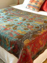 Load image into Gallery viewer, SUZANI Kantha
