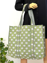 Load image into Gallery viewer, Blockprint Quilted Bag
