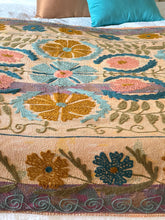 Load image into Gallery viewer, SUZANI Kantha

