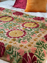 Load image into Gallery viewer, SUZANI Kantha
