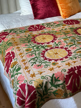 Load image into Gallery viewer, SUZANI Kantha
