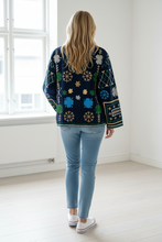 Load image into Gallery viewer, Velvet Suzani Jacket (Short)
