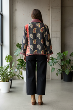 Load image into Gallery viewer, Kantha Jacket Short(Free Size)
