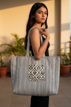 Load image into Gallery viewer, Blockprint Quilted Bag
