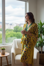 Load image into Gallery viewer, Vintage Sari Kimono long
