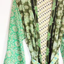 Load image into Gallery viewer, Vintage Sari kimono Long
